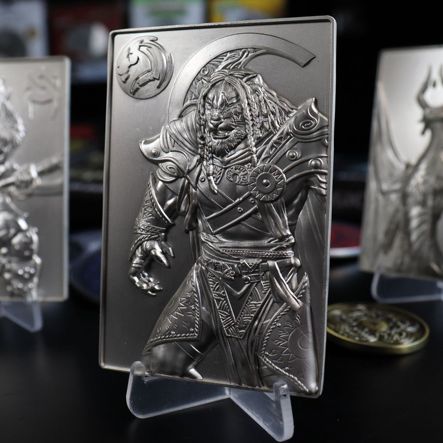 Decoratie Fanattik | Magic The Gathering - Ajani Goldmane - Sliver Plated Card Collector