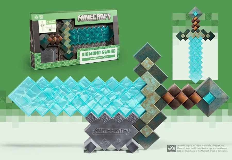 Decoratie Noble Collection | Minecraft - Diamond Sword - Collector Replica 50 X 25Cm